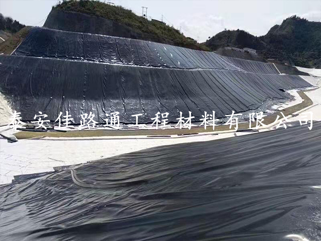 專注垃圾填埋場防滲土工膜施工技術(shù)要求 專注垃圾填埋場防滲土工膜施工技術(shù)要求