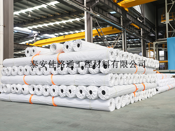 污水處理池選擇防滲土工膜施工有哪些注意事項(xiàng)？