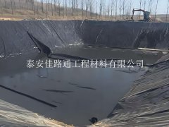 對養(yǎng)殖防滲膜的破損進行修復(fù)“刻不容緩”