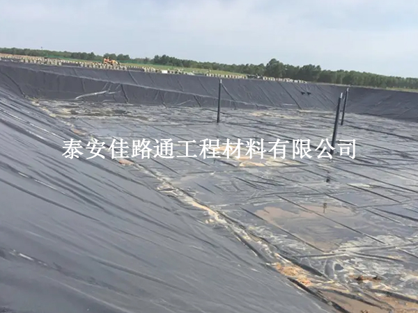 垃圾填埋場防滲膜耐酸堿性的重要性:守護(hù)地球的綠色防線 垃圾填埋場防滲膜耐酸堿性的重要性:守護(hù)地球的綠色防線