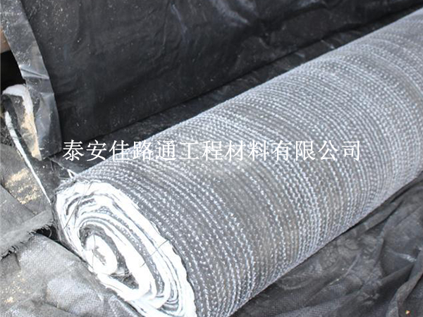 膨潤(rùn)土防水毯在氧化塘焊接中的創(chuàng)新技巧 膨潤(rùn)土防水毯在氧化塘焊接中的創(chuàng)新技巧