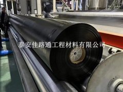 污水處理防滲膜運(yùn)輸技巧：安全高效，輕松啟程