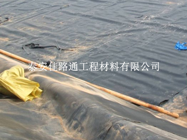 調(diào)節(jié)池防滲膜施工慢？這些方法能提速