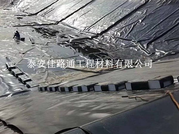 尾礦防滲膜鋪設(shè)總出錯(cuò)？這些規(guī)避方法要牢記