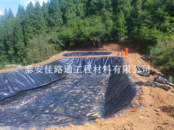 魚塘防滲膜焊接方向怎么定？關(guān)鍵原則在這里