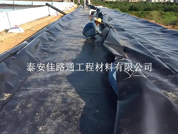 蓄水池防滲膜后期維護(hù)技巧：長(zhǎng)效管護(hù)，守住防