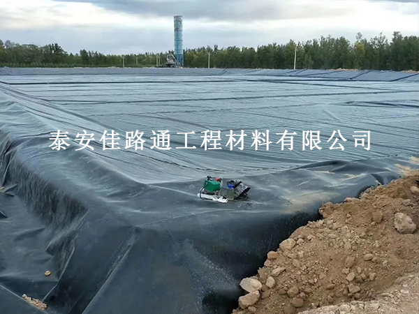 油田防滲膜檢查與驗(yàn)收工作：嚴(yán)抓細(xì)節(jié)，守住油