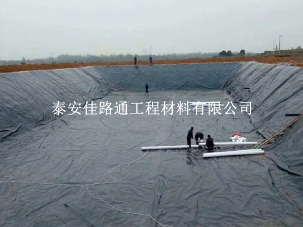 沼氣池防滲膜耐溫性全解析：從極端環(huán)境到長(zhǎng)效