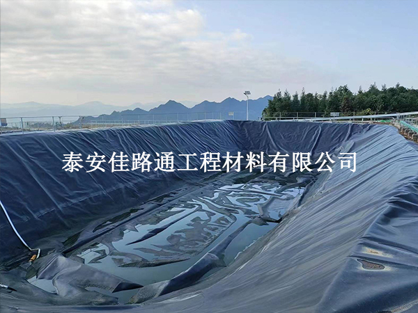 蓄水池防滲膜焊不好等于白干！這套無(wú)縫焊接手法值得收藏