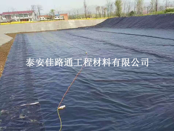 養(yǎng)殖防滲膜真假一測便知！教你幾招在工地現(xiàn)場
