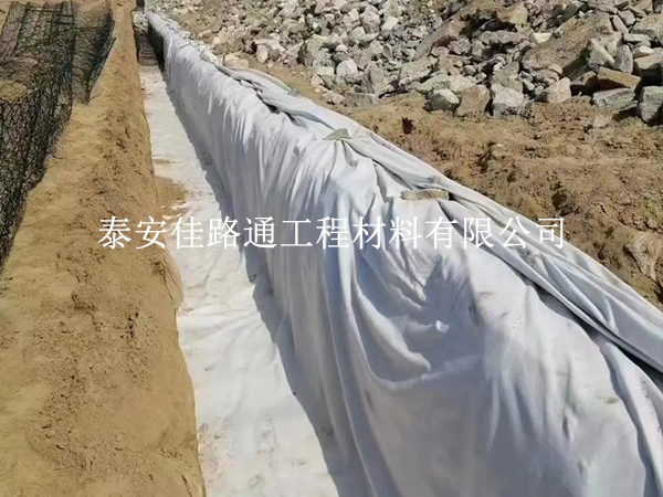 買了長(zhǎng)絲土工布別急著堆！存放方式不對(duì)再貴也