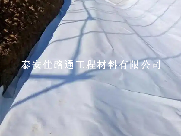 道路養(yǎng)護(hù)鋪土工布，工藝選不對(duì)等于白干！這套施工流程值得收藏