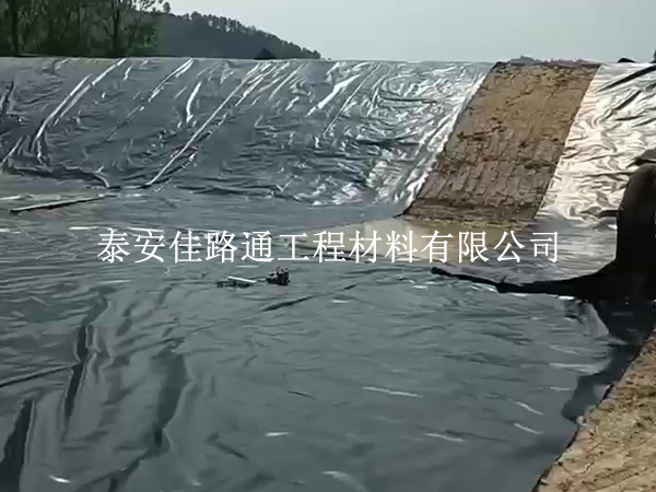 魚塘防滲膜焊接總出問題？這些坑踩一個就夠你受的