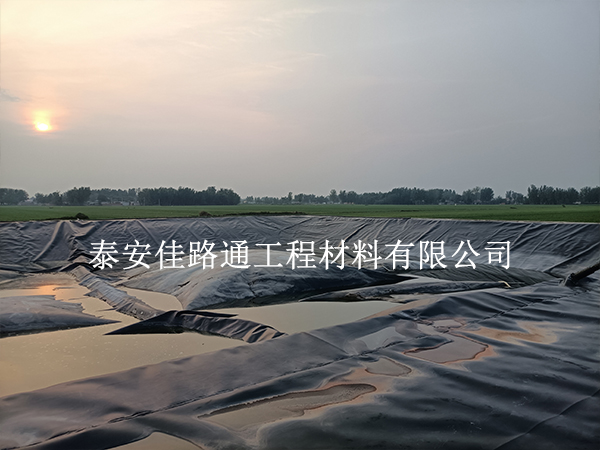氧化塘土工膜焊縫總出問(wèn)題？選對(duì)焊接方法，不同位置一次搞定